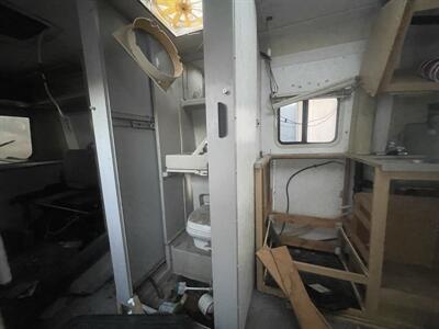 2000 Winnebago Rialta 22 - Photo 40 - San Diego, CA 91977