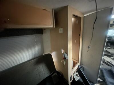 2000 Winnebago Rialta 22 - Photo 28 - San Diego, CA 91977