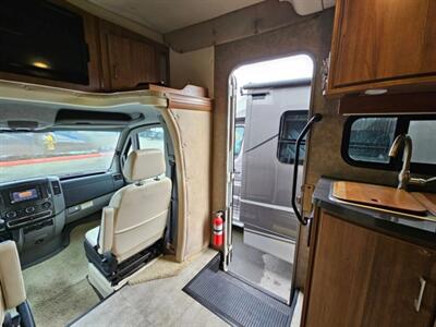 2014 Winnebago VIEW 24M   - Photo 11 - Brea, CA 92822
