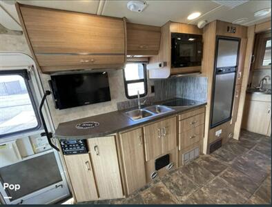2014 Winnebago VIEW 24M   - Photo 8 - Brea, CA 92822