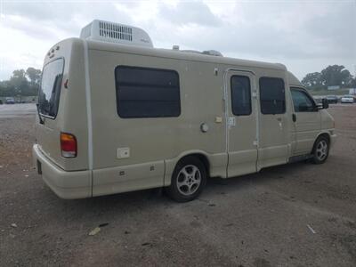 2002 Winnebago Rialta 22QD   - Photo 11 - Chino Hills, CA 91709