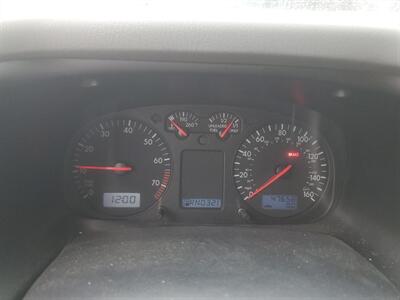 2002 Winnebago Rialta 22QD   - Photo 19 - Chino Hills, CA 91709