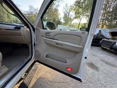 2009 Cadillac Escalade ESV   - Photo 42 - Chino Hills, CA 91709
