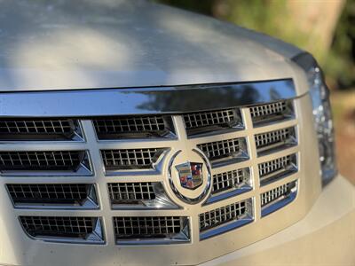 2009 Cadillac Escalade ESV   - Photo 5 - Chino Hills, CA 91709