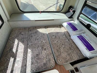 2002 Winnebago 22QD   - Photo 10 - Chino Hills, CA 91709