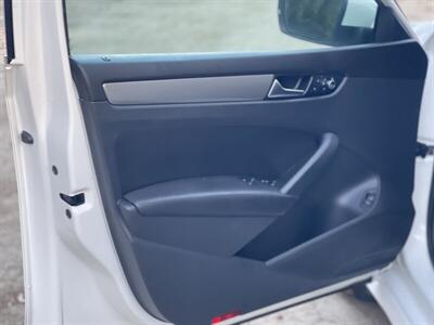 2015 Volkswagen Passat 2.0L TDI 6 speed - Photo 6 - San Diego, CA 91977
