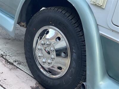 2004 Pleasure-Way Plateau   - Photo 8 - Brea, CA 92822