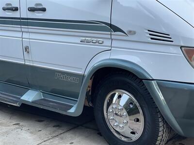 2004 Pleasure-Way Plateau   - Photo 26 - Brea, CA 92822