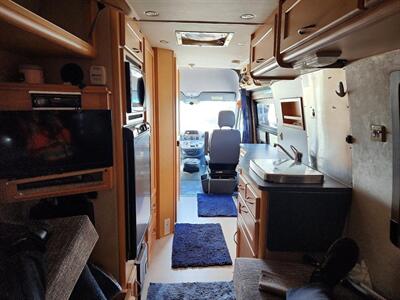 2004 Pleasure-Way Plateau - Photo 9 - San Diego, CA 91977