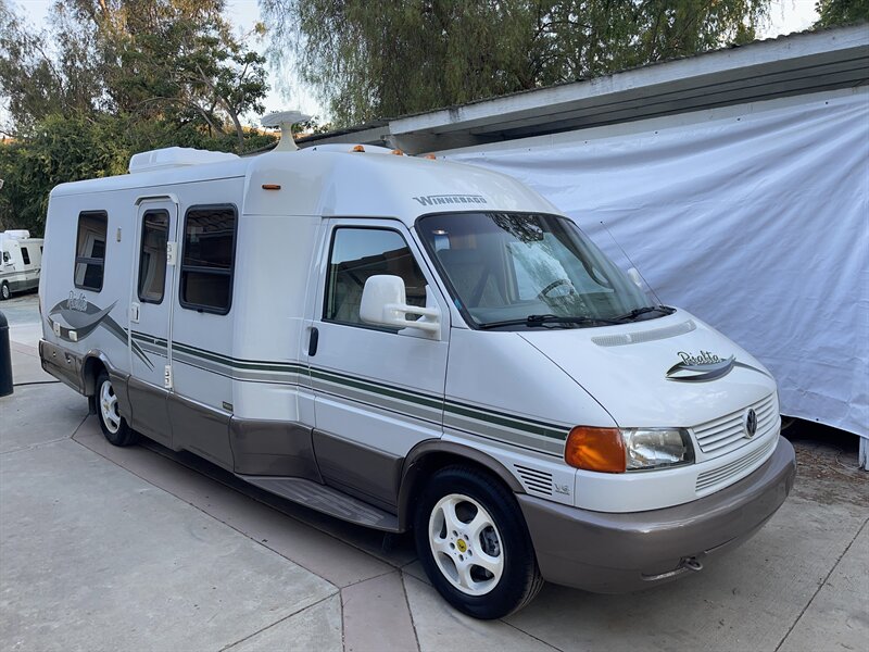 2002 Winnebago RIALTA 22FD - Photo 1 - Chino Hills, CA 91709