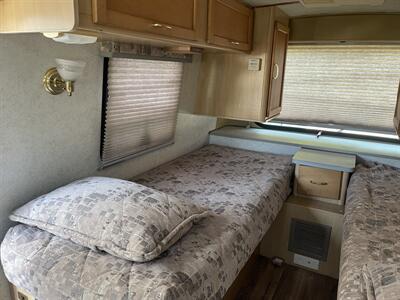 2002 Winnebago RIALTA 22FD   - Photo 5 - Chino Hills, CA 91709