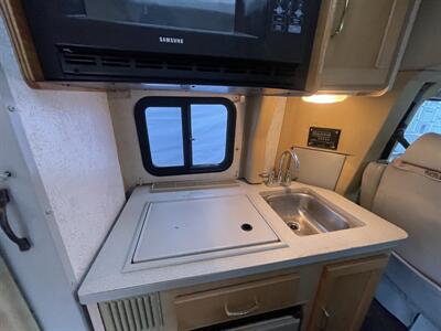 2002 Winnebago RIALTA 22FD   - Photo 52 - Chino Hills, CA 91709