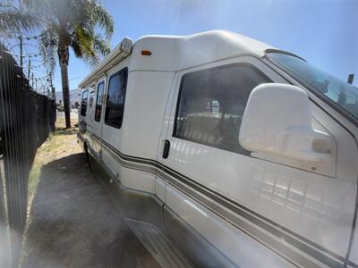 2002 Winnebago Rialta 22HD Eurovan - Photo 10 - San Diego, CA 91977
