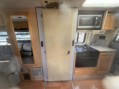 2002 Winnebago Rialta 22HD Eurovan - Photo 47 - San Diego, CA 91977
