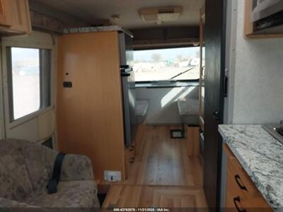 2001 Winnebago RIALTA 22HD   - Photo 3 - Chino Hills, CA 91709