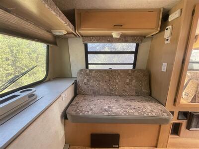 2001 Winnebago RIALTA 22HD   - Photo 37 - Brea, CA 92822