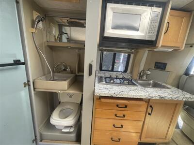 2001 Winnebago RIALTA 22HD   - Photo 6 - Brea, CA 92822