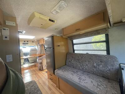 2001 Winnebago RIALTA 22HD   - Photo 39 - Brea, CA 92822