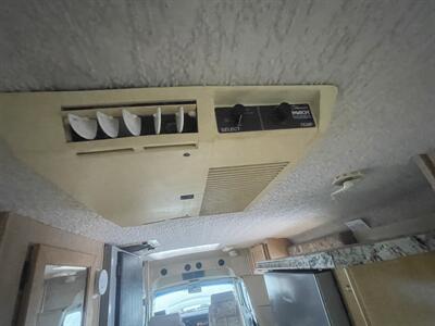 2001 Winnebago RIALTA 22HD   - Photo 79 - Brea, CA 92822