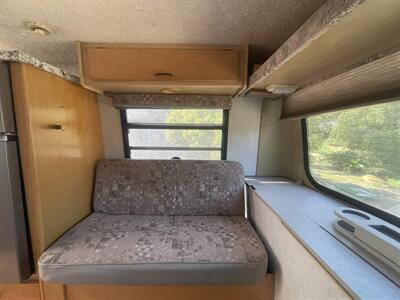 2001 Winnebago RIALTA 22HD   - Photo 38 - Brea, CA 92822