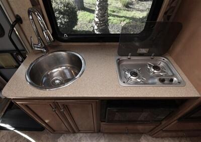 2015 Thor SPRINTER CITATION 24SR - Photo 4 - Brea, CA 92822