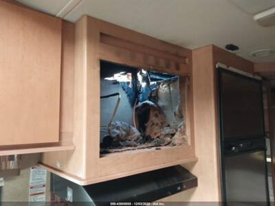 2015 Thor SPRINTER CITATION 24SR   - Photo 17 - Chino Hills, CA 91709