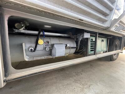 2011 COACH HOUSE PLATINUM II 24 1 XL   - Photo 27 - Chino Hills, CA 91709