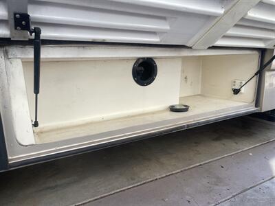 2011 COACH HOUSE PLATINUM II 24 1 XL   - Photo 29 - Chino Hills, CA 91709