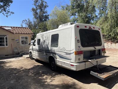 1999 Winnebago RIALTA   - Photo 11 - Chino Hills, CA 91709