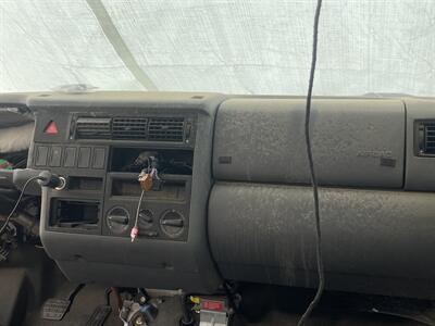 1999 Winnebago RIALTA   - Photo 4 - Chino Hills, CA 91709