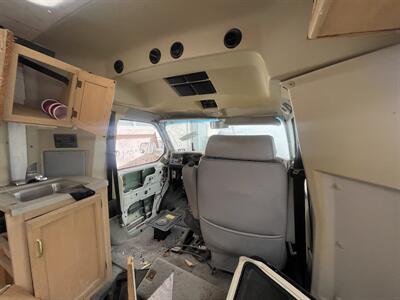 1999 Winnebago RIALTA   - Photo 3 - Chino Hills, CA 91709