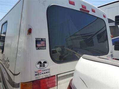 1999 Winnebago RIALTA   - Photo 18 - Chino Hills, CA 91709