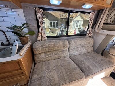 2002 Winnebago VISTA 21B Rialta   - Photo 19 - Chino Hills, CA 91709