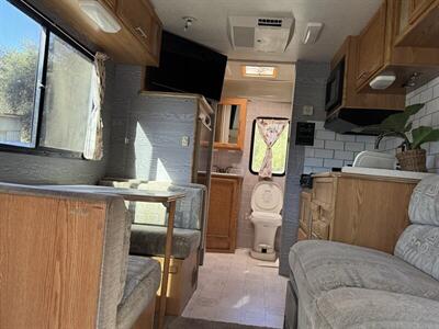 2002 Winnebago VISTA 21B Rialta   - Photo 40 - Chino Hills, CA 91709