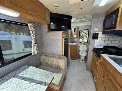 2002 Winnebago VISTA 21B Rialta   - Photo 62 - Chino Hills, CA 91709