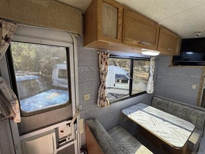 2002 Winnebago VISTA 21B Rialta   - Photo 33 - Chino Hills, CA 91709