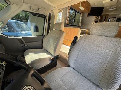 2002 Winnebago VISTA 21B Rialta   - Photo 5 - Chino Hills, CA 91709