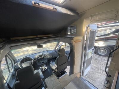 2005 Winnebago VIEW 23H   - Photo 26 - Brea, CA 92822