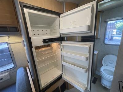 2005 Winnebago VIEW 23H   - Photo 5 - Brea, CA 92822