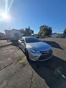 2017 Toyota Camry LE   - Photo 2 - Salem, OR 97302