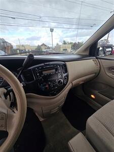 2004 Mazda MPV LX   - Photo 10 - Salem, OR 97302