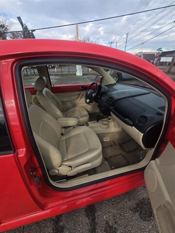 2002 Volkswagen Beetle GLS - Photo 5 - Salem, OR 97302