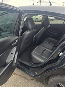 2015 Mazda Mazda3 i Sport   - Photo 9 - Salem, OR 97302