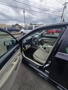 2011 Subaru Legacy 2.5i Premium   - Photo 8 - Salem, OR 97302