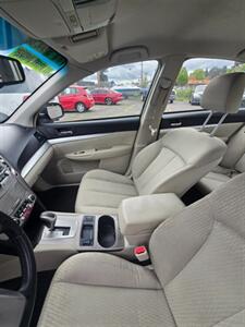 2011 Subaru Legacy 2.5i Premium   - Photo 10 - Salem, OR 97302