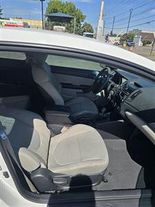 2010 Kia Forte Koup EX   - Photo 6 - Salem, OR 97302