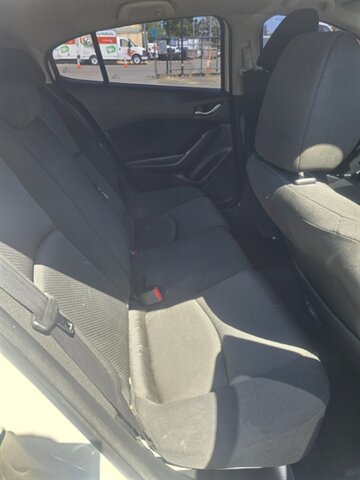 2018 Mazda Mazda3 Sport - Photo 6 - Salem, OR 97302