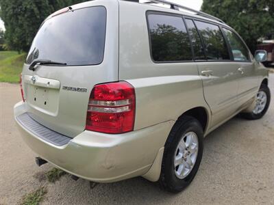 2002 Toyota Highlander   - Photo 9 - Berkeley Spring, WV 25411