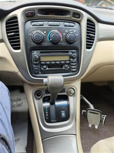 2002 Toyota Highlander   - Photo 16 - Berkeley Spring, WV 25411