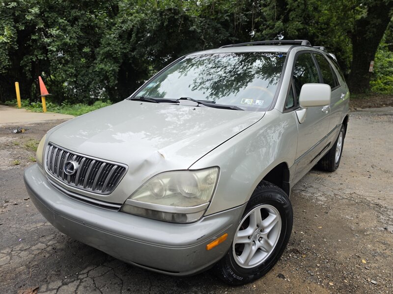 2001 Lexus RX 300   - Photo 1 - Berkeley Spring, WV 25411